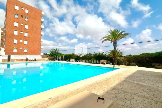 Appartement / flat - Tweedehands -
            Torrevieja - C-33444