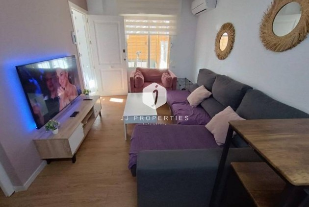 Appartement / flat - Tweedehands -
            Torrevieja - C-39130