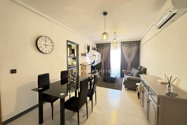 Appartement / flat - Tweedehands -
            Torrevieja - C-88442