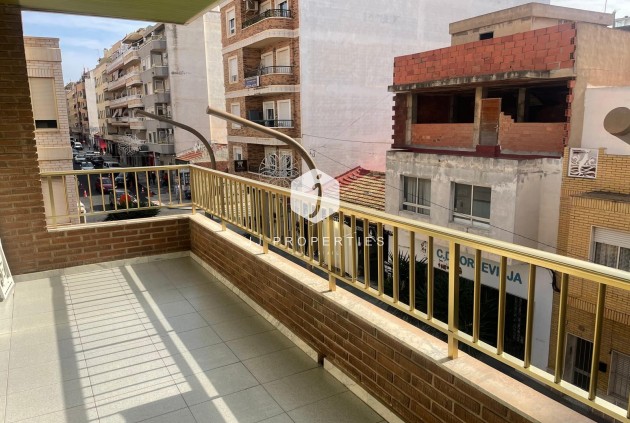 Appartement / flat - Tweedehands - Torrevieja -
                Centro