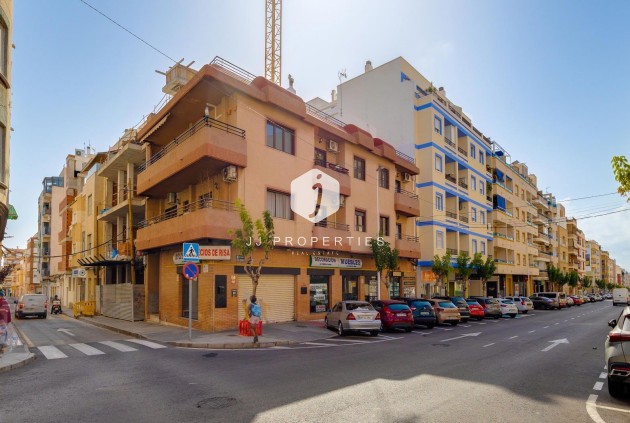 Appartement / flat - Tweedehands - Torrevieja -
                Centro