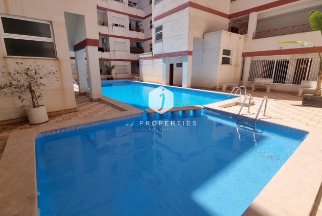 Appartement / flat - Tweedehands - Torrevieja -
                Centro