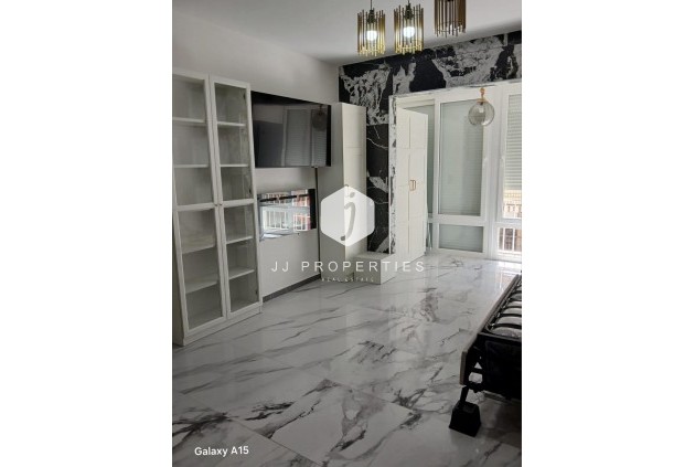 Appartement / flat - Tweedehands - Torrevieja -
                Centro