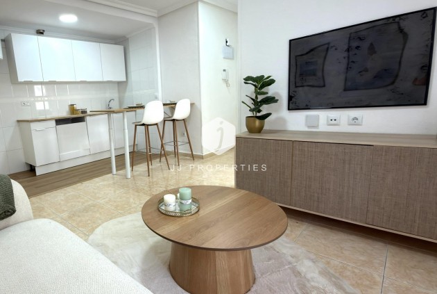 Appartement / flat - Tweedehands - Torrevieja -
                Centro
