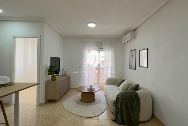 Appartement / flat - Tweedehands - Torrevieja -
                Centro