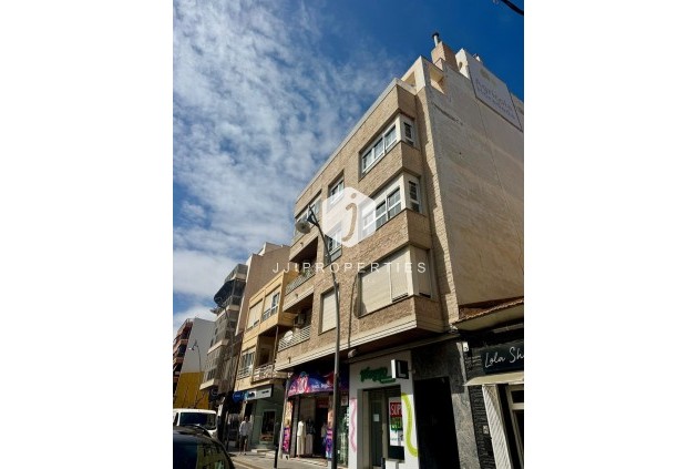 Appartement / flat - Tweedehands - Torrevieja -
                Centro