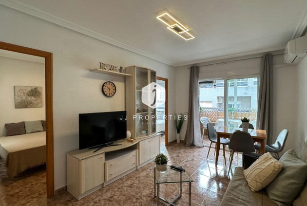 Appartement / flat - Tweedehands - Torrevieja -
                Estacion de autobuses