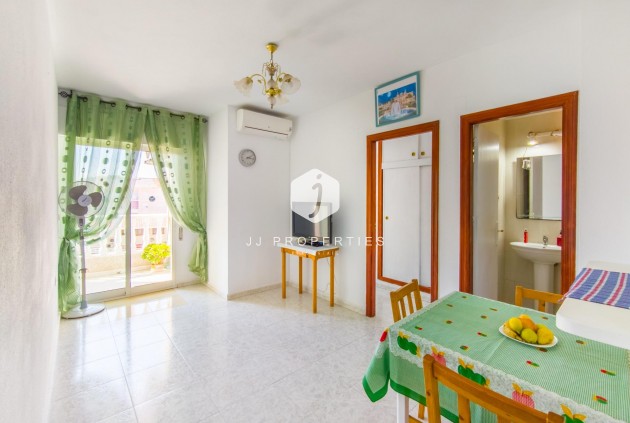 Appartement / flat - Tweedehands - Torrevieja -
                Estacion de autobuses