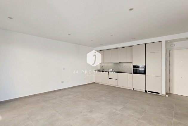 Appartement / flat - Tweedehands - Torrevieja -
                Paseo maritimo