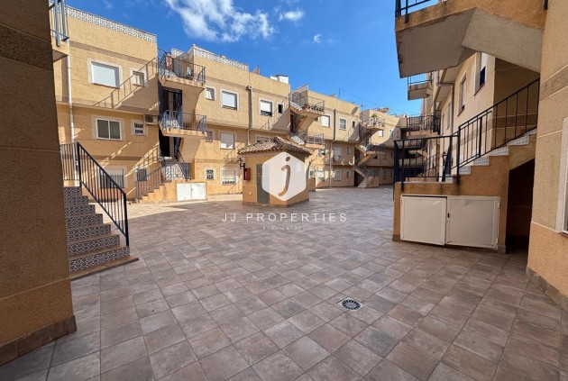 Appartement / flat - Tweedehands - Torrevieja -
                Playa de los Locos