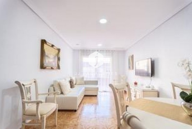 Appartement / flat - Tweedehands - Torrevieja -
                Playa del Cura