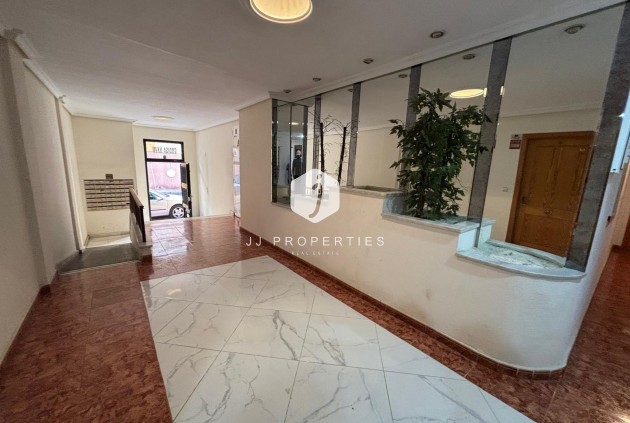 Appartement / flat - Tweedehands - Torrevieja -
                Playa del Cura