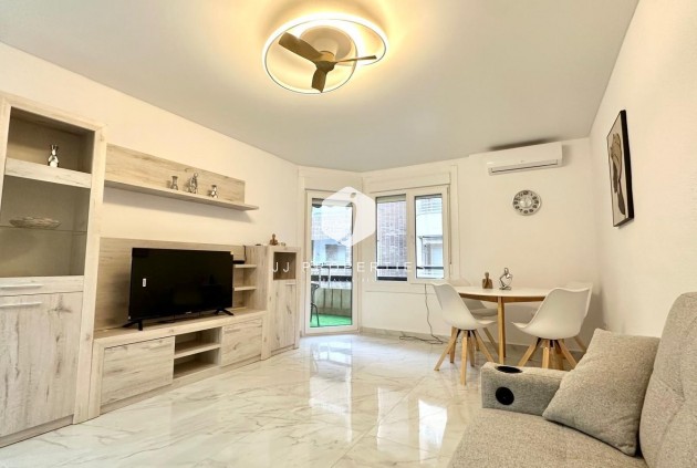 Appartement / flat - Tweedehands - Torrevieja -
                Playa del Cura