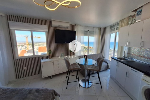 Appartement / flat - Tweedehands - Torrevieja -
                Torrejón