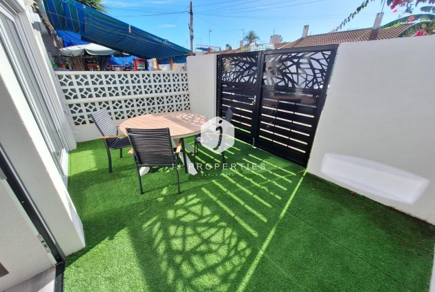 Appartement / flat - Tweedehands - Torrevieja -
                Torretas
