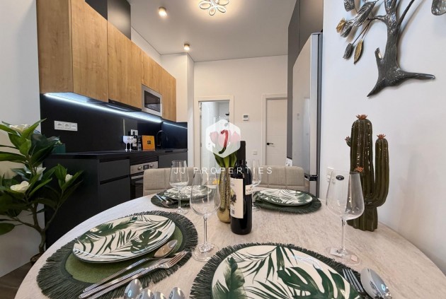 Appartement / flat - Tweedehands - Torrevieja -
                Torrevieja