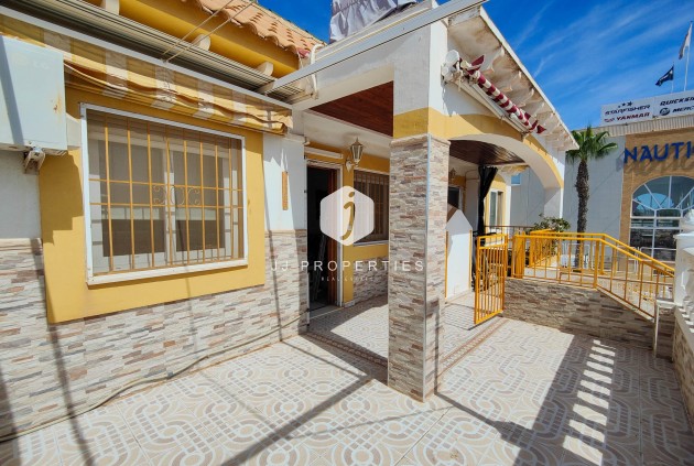 Attique - D'occasion - Torrevieja -
                Costa Blanca