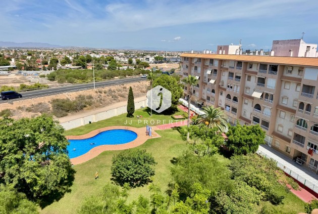 Attique - D'occasion - Torrevieja -
                Costa Blanca