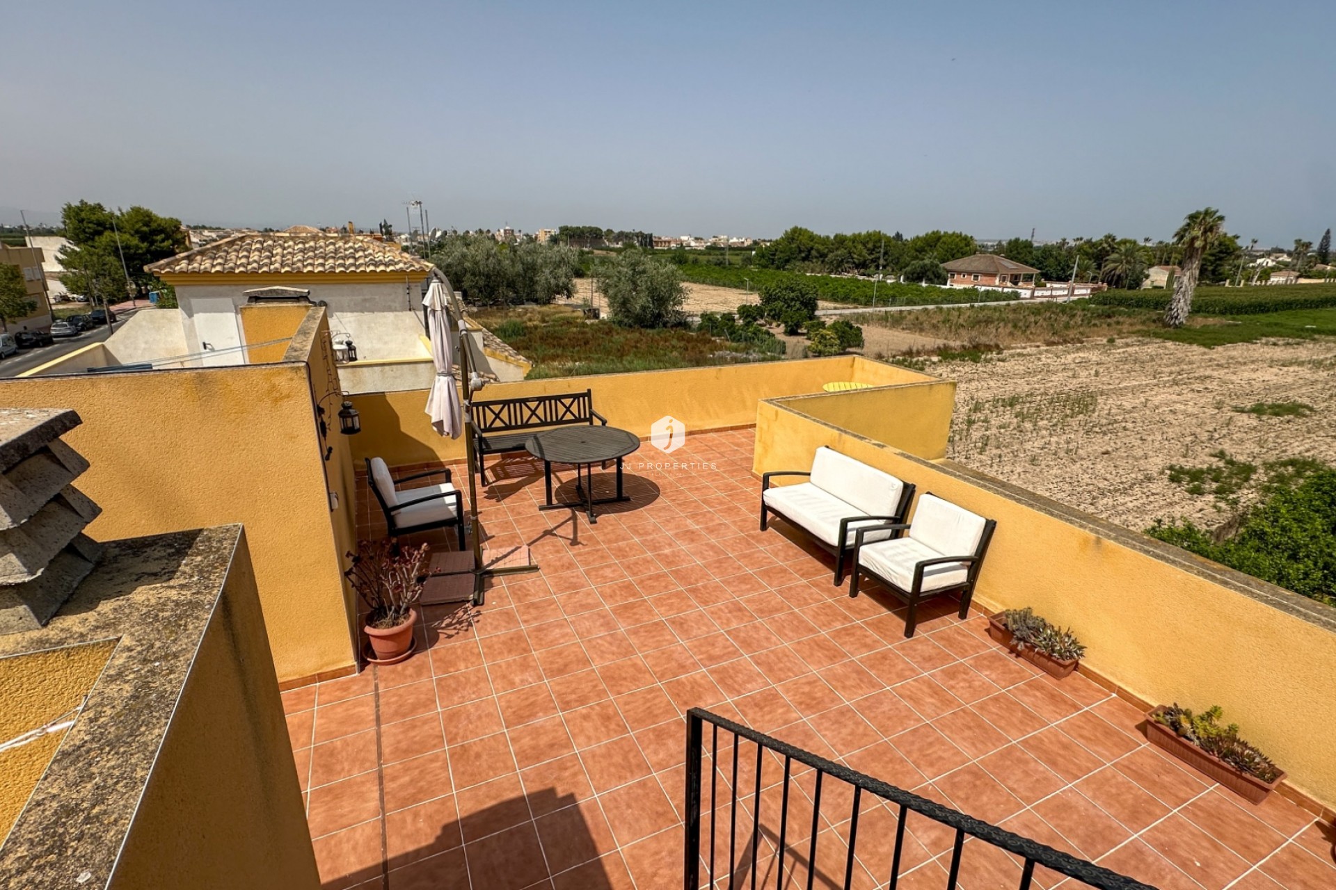 Aus zweiter Hand - Bungalow -
Daya Nueva - Costa Blanca