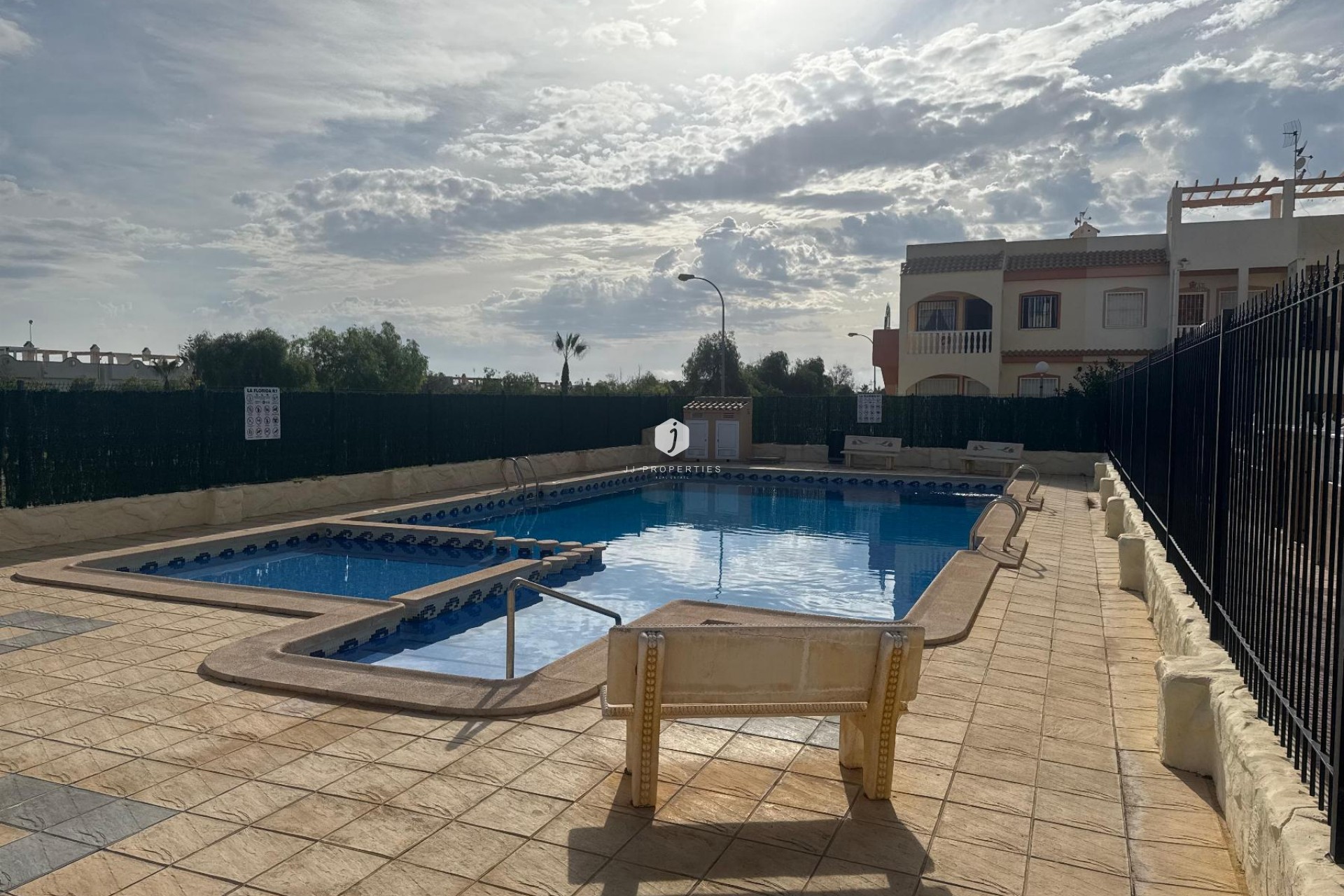 Aus zweiter Hand - Bungalow -
Orihuela Costa - Costa Blanca