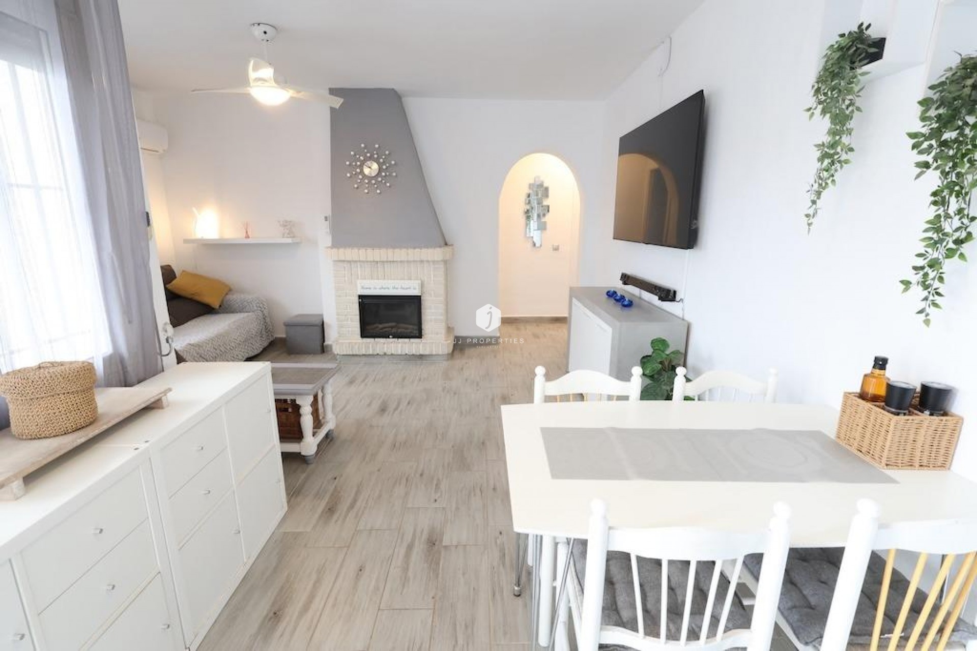 Aus zweiter Hand - Bungalow -
Orihuela Costa - Costa Blanca