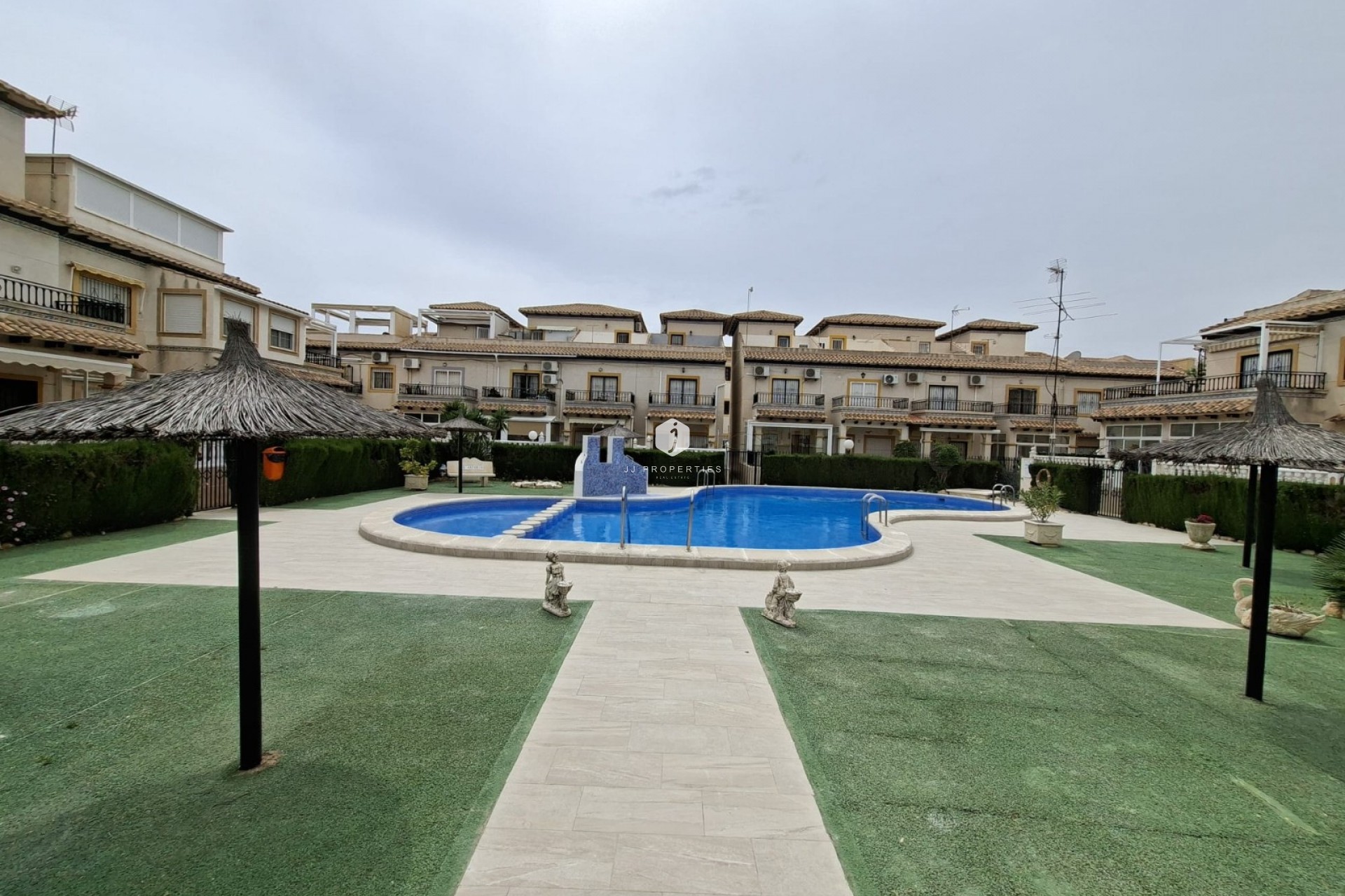 Aus zweiter Hand - Bungalow -
Orihuela Costa - Costa Blanca