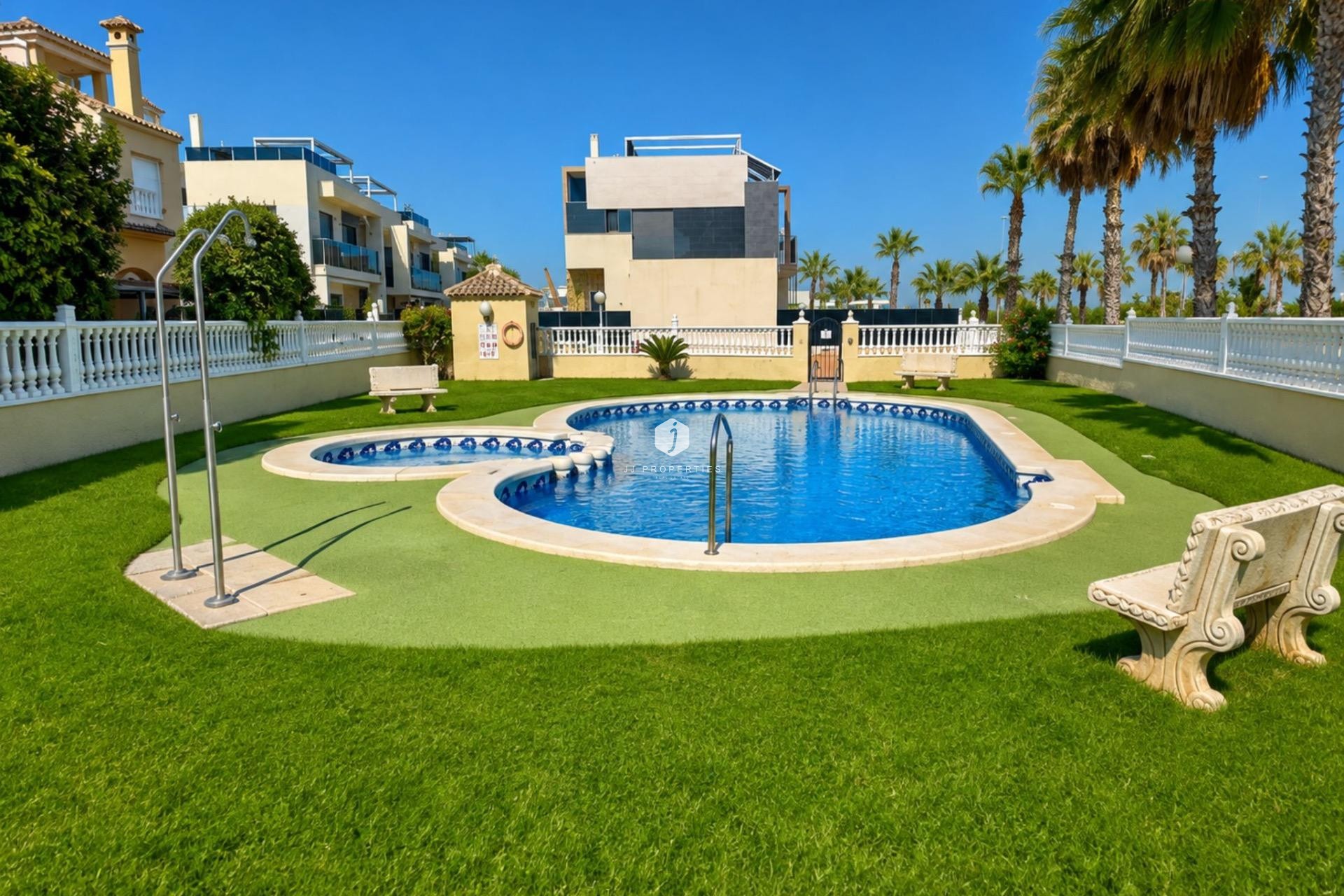 Aus zweiter Hand - Bungalow -
Orihuela Costa - Lomas de Cabo Roig