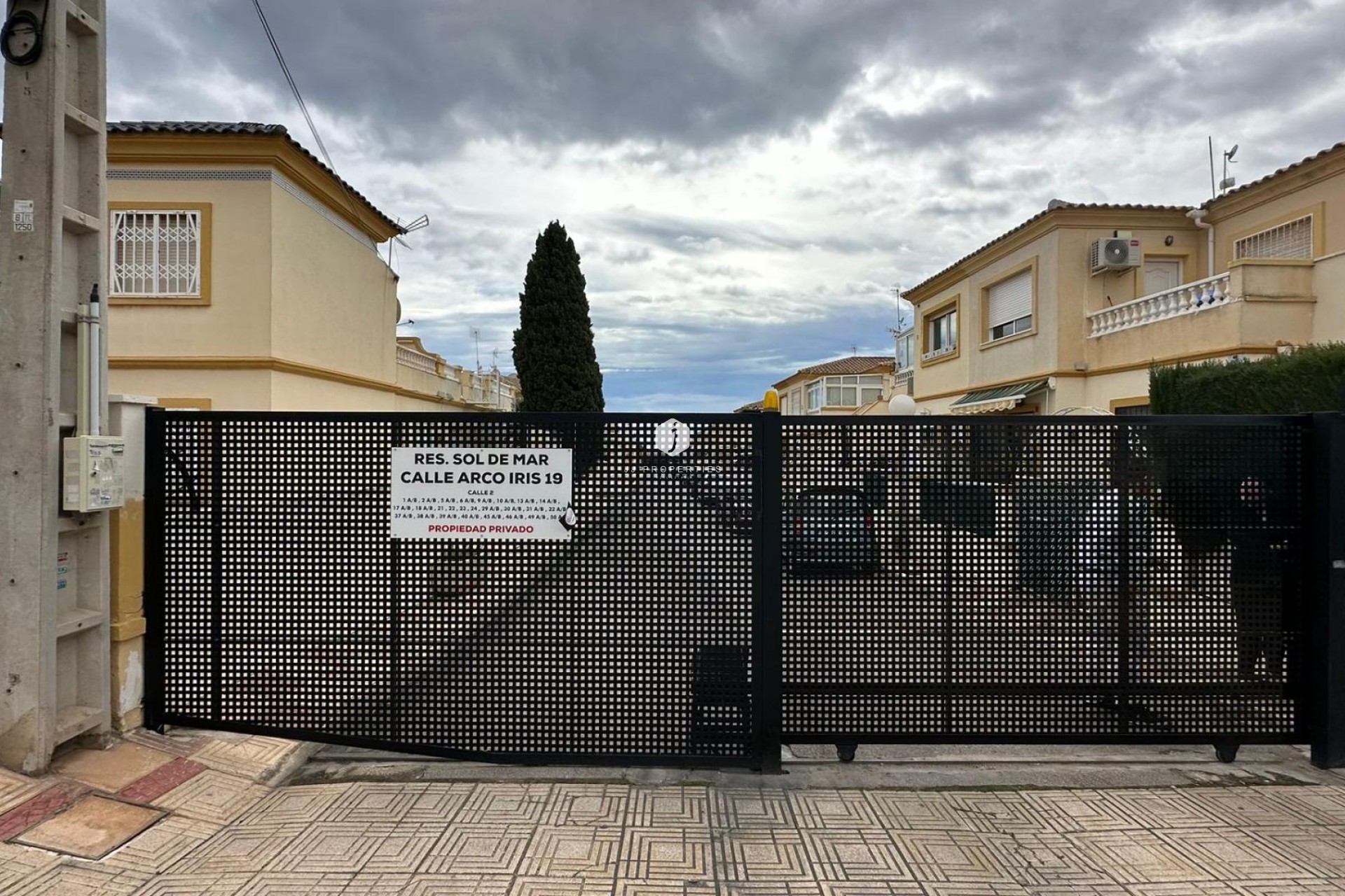 Aus zweiter Hand - Bungalow -
Orihuela Costa - Los Almendros-la Florida