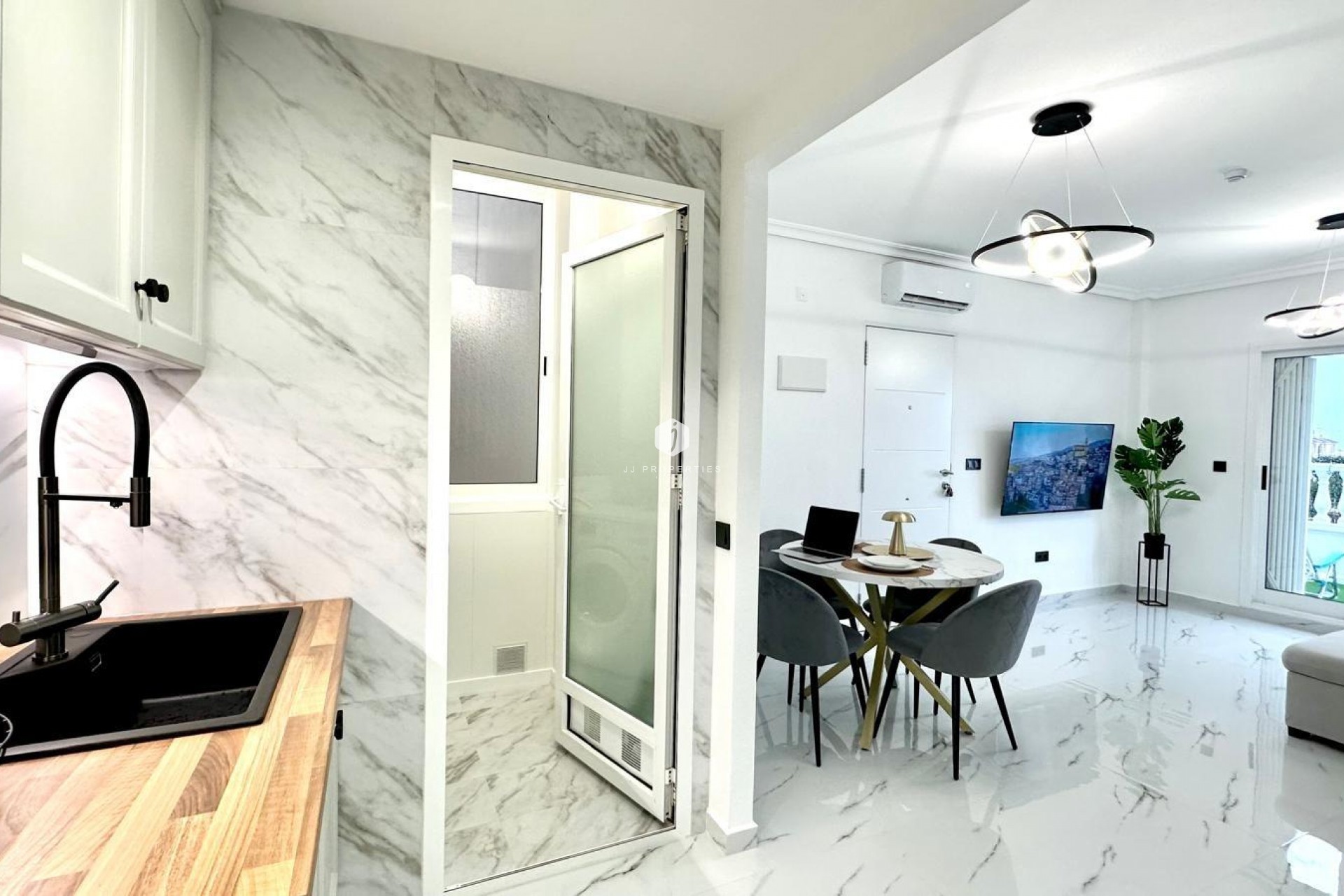 Aus zweiter Hand - Bungalow -
Orihuela Costa - Playa Flamenca Norte