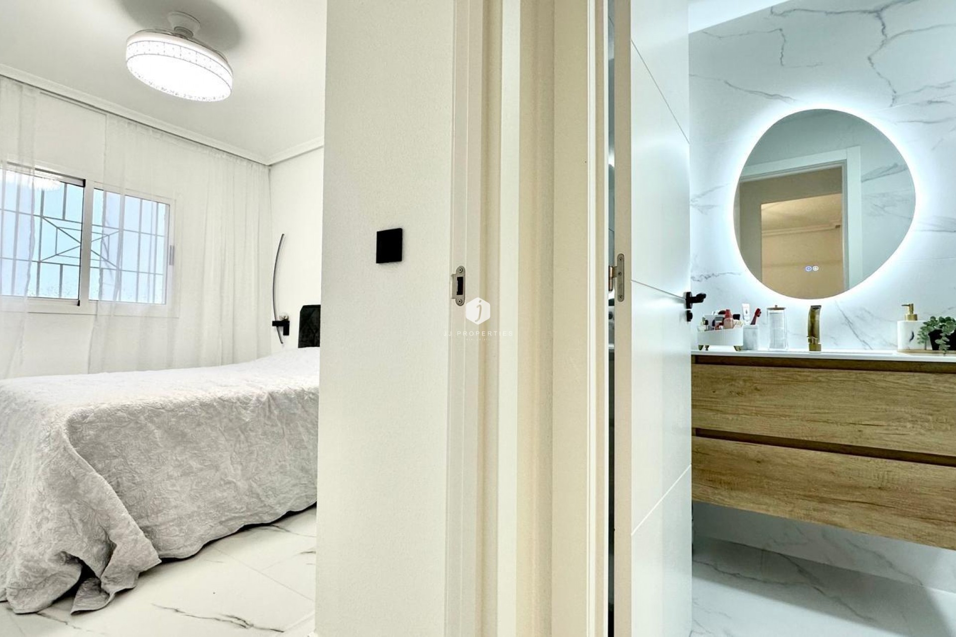 Aus zweiter Hand - Bungalow -
Orihuela Costa - Playa Flamenca Norte