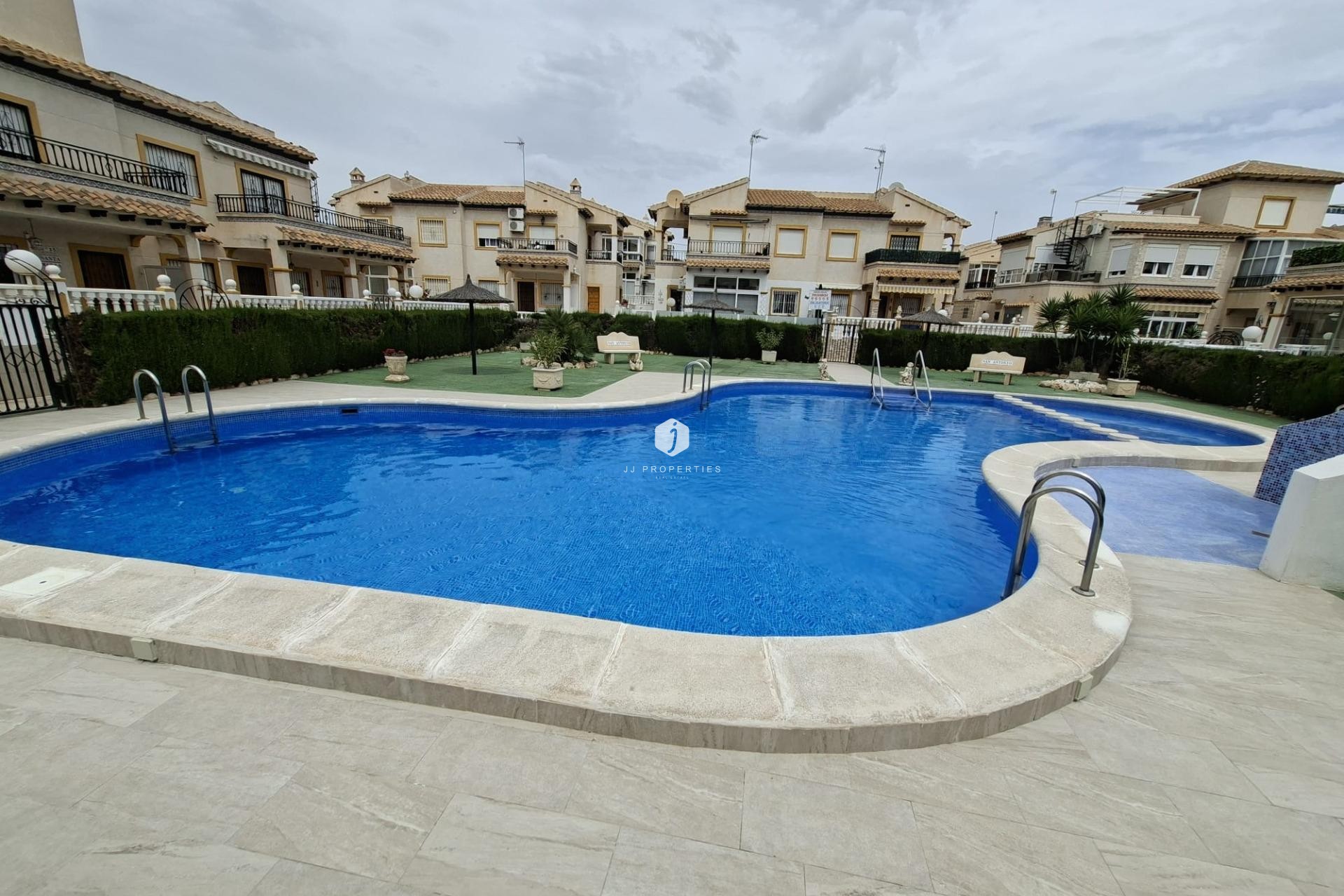 Aus zweiter Hand - Bungalow -
Orihuela Costa - Punta Prima