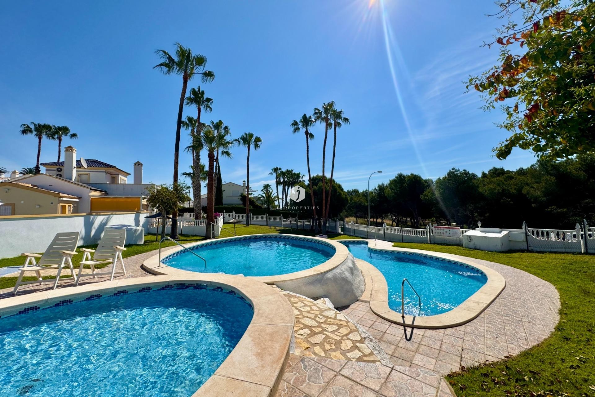 Aus zweiter Hand - Bungalow -
Orihuela Costa - Villamartín-las Filipinas