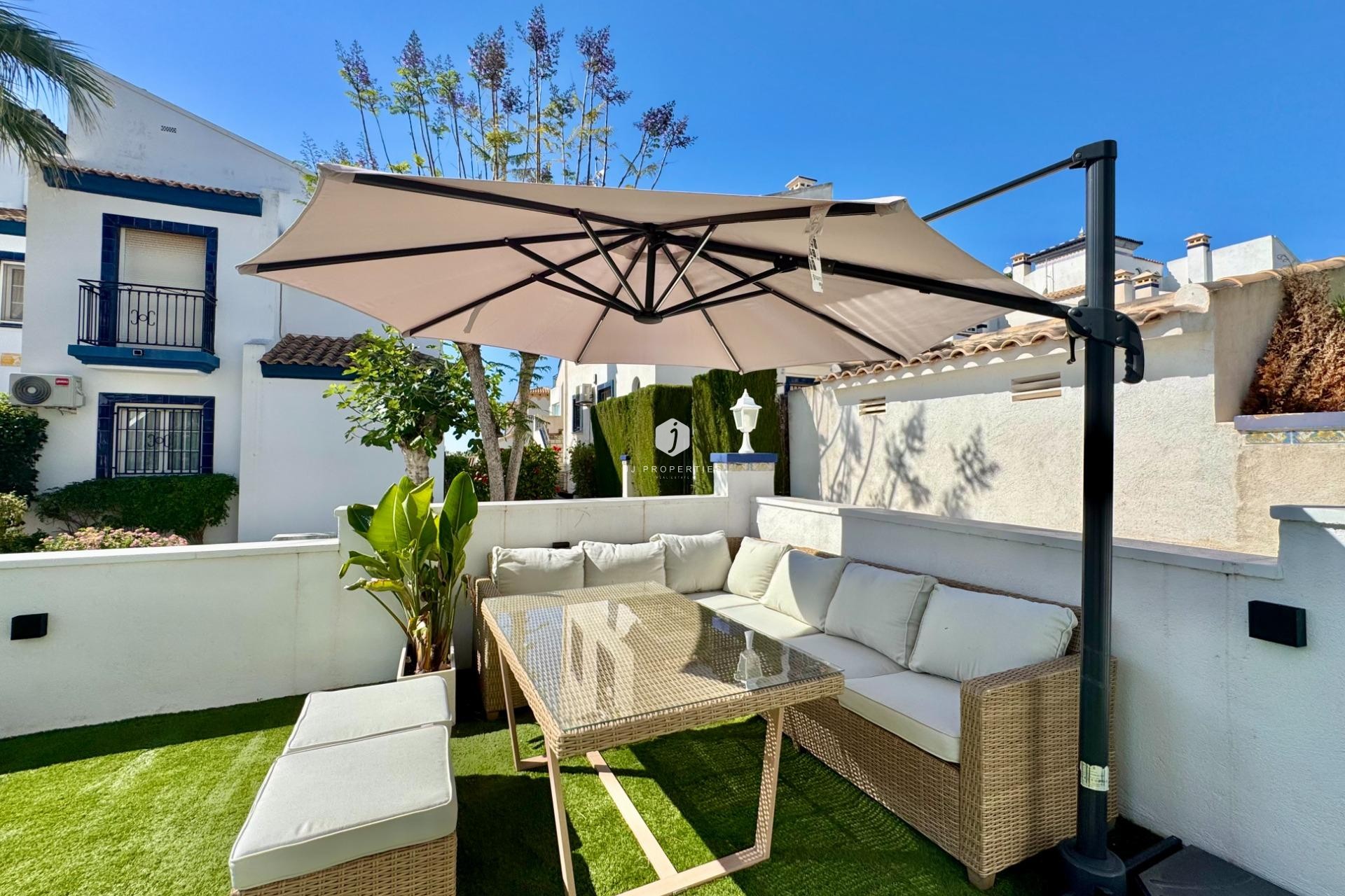 Aus zweiter Hand - Bungalow -
Orihuela Costa - Villamartín-las Filipinas
