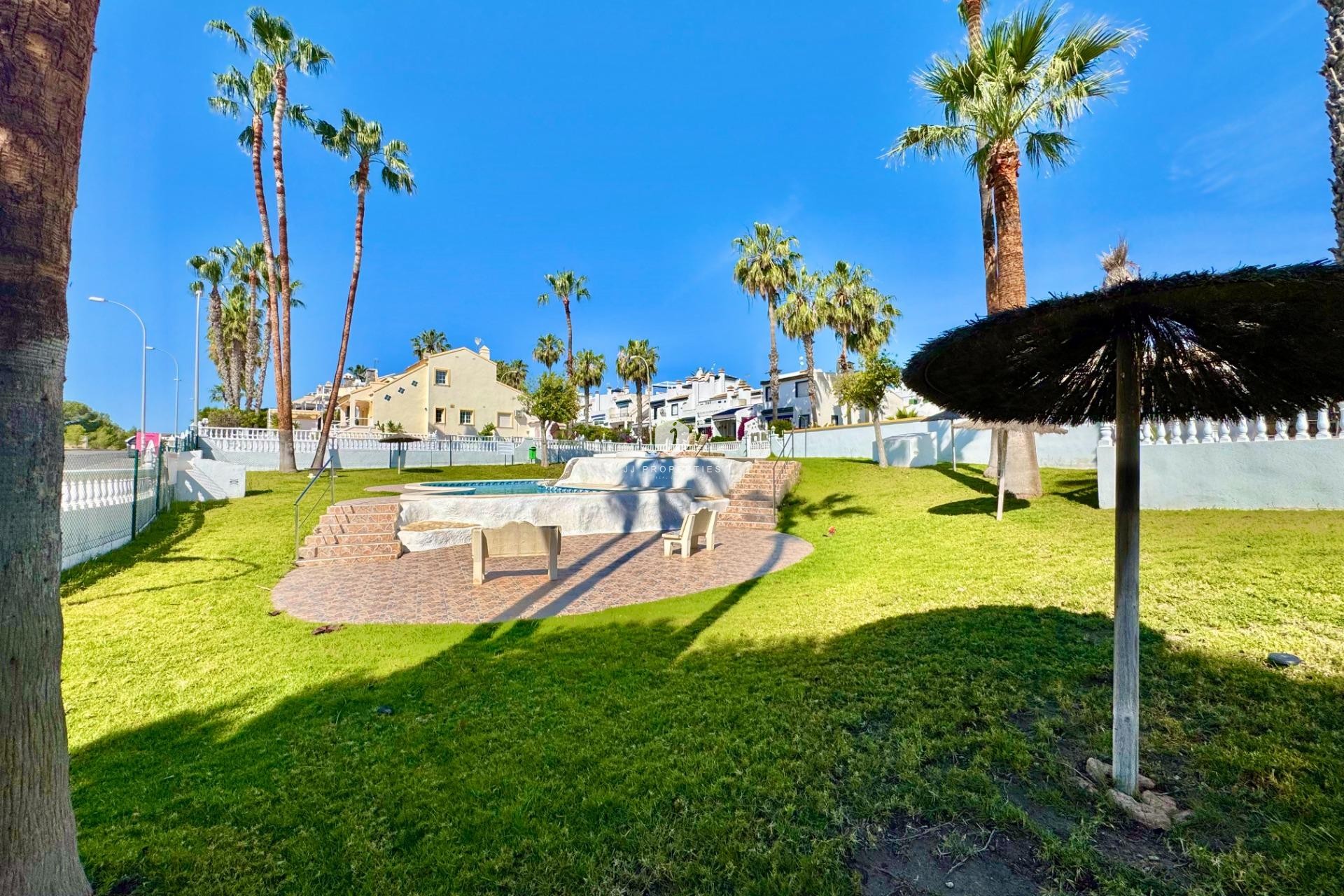 Aus zweiter Hand - Bungalow -
Orihuela Costa - Villamartín-las Filipinas
