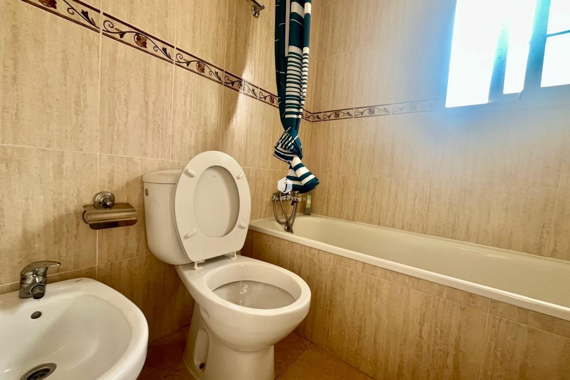 Aus zweiter Hand - Bungalow -
San Fulgencio - La Marina