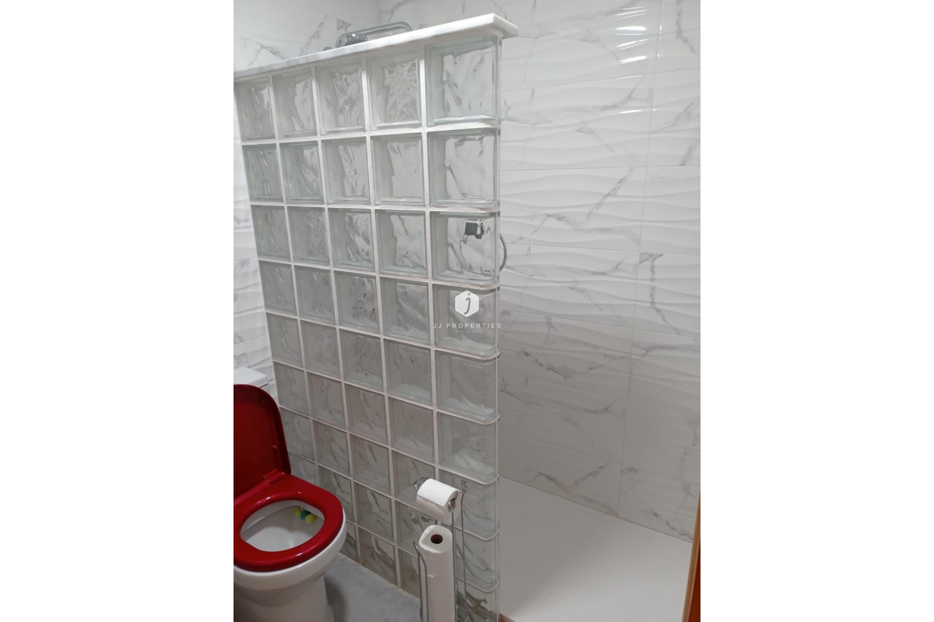 Aus zweiter Hand - Bungalow -
San Miguel de Salinas - Costa Blanca Sur