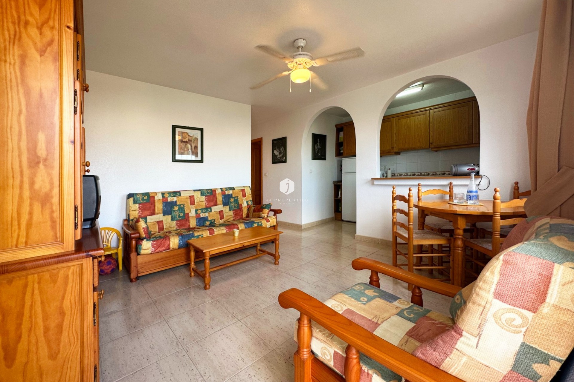 Aus zweiter Hand - Bungalow -
San Miguel de Salinas - Inland