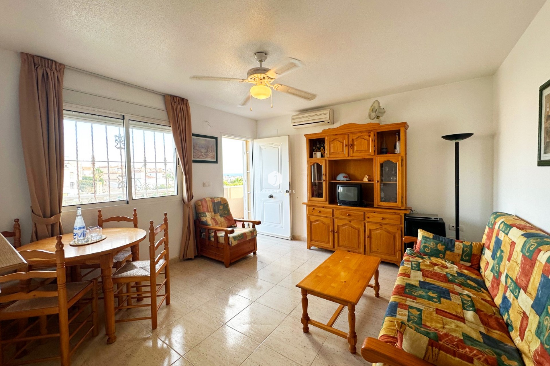 Aus zweiter Hand - Bungalow -
San Miguel de Salinas - Inland