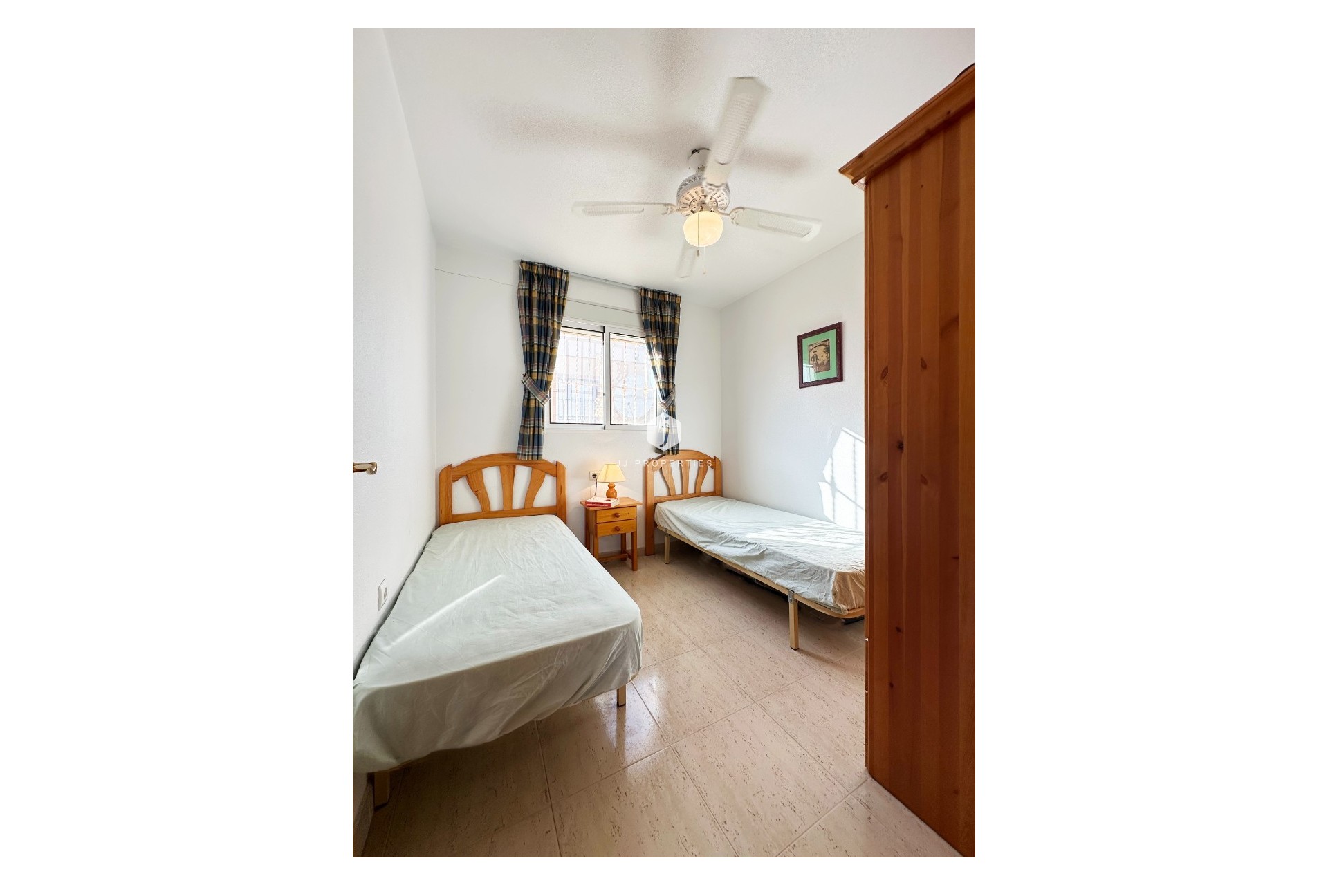 Aus zweiter Hand - Bungalow -
San Miguel de Salinas - Inland