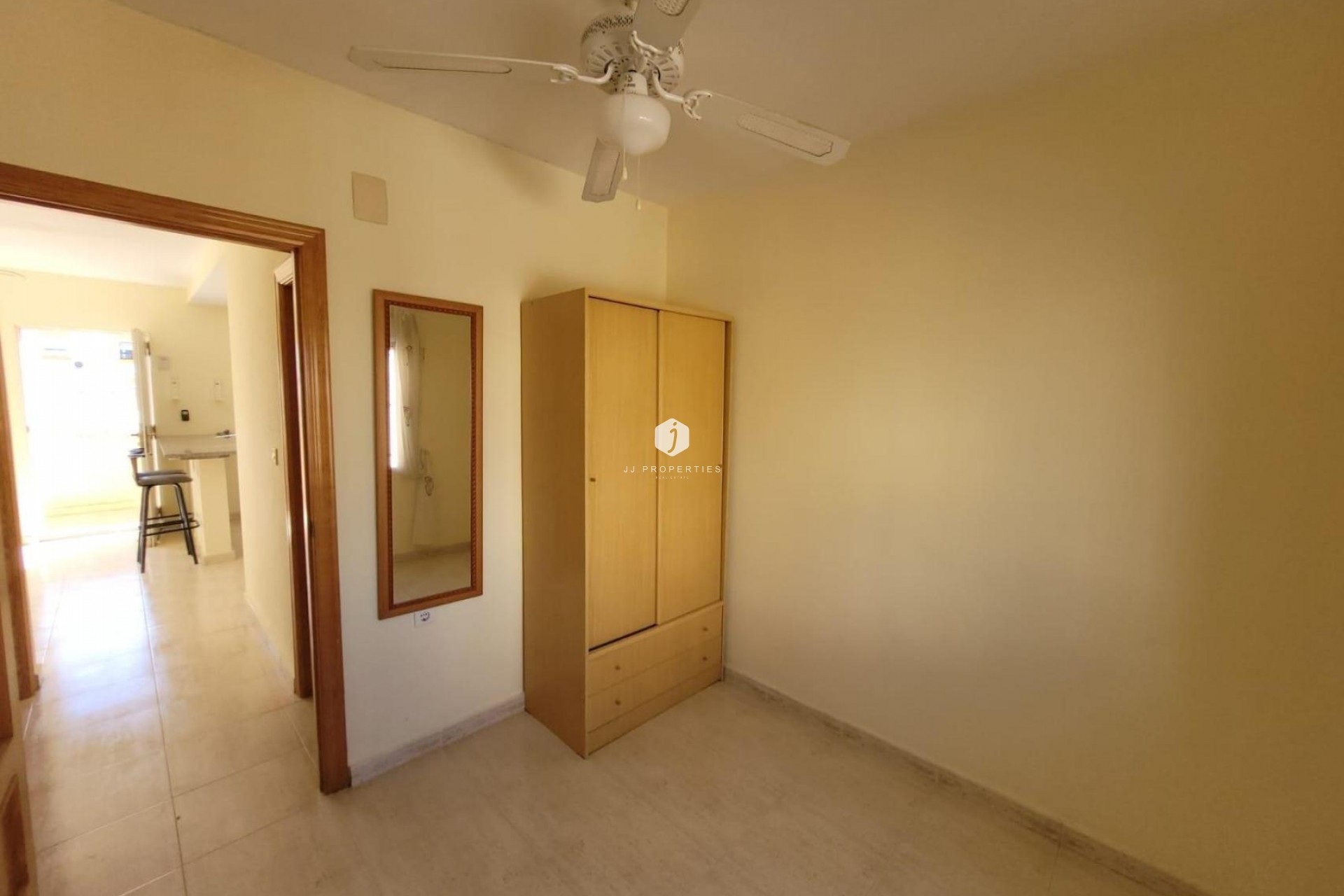 Aus zweiter Hand - Bungalow -
San Miguel de Salinas - Inland