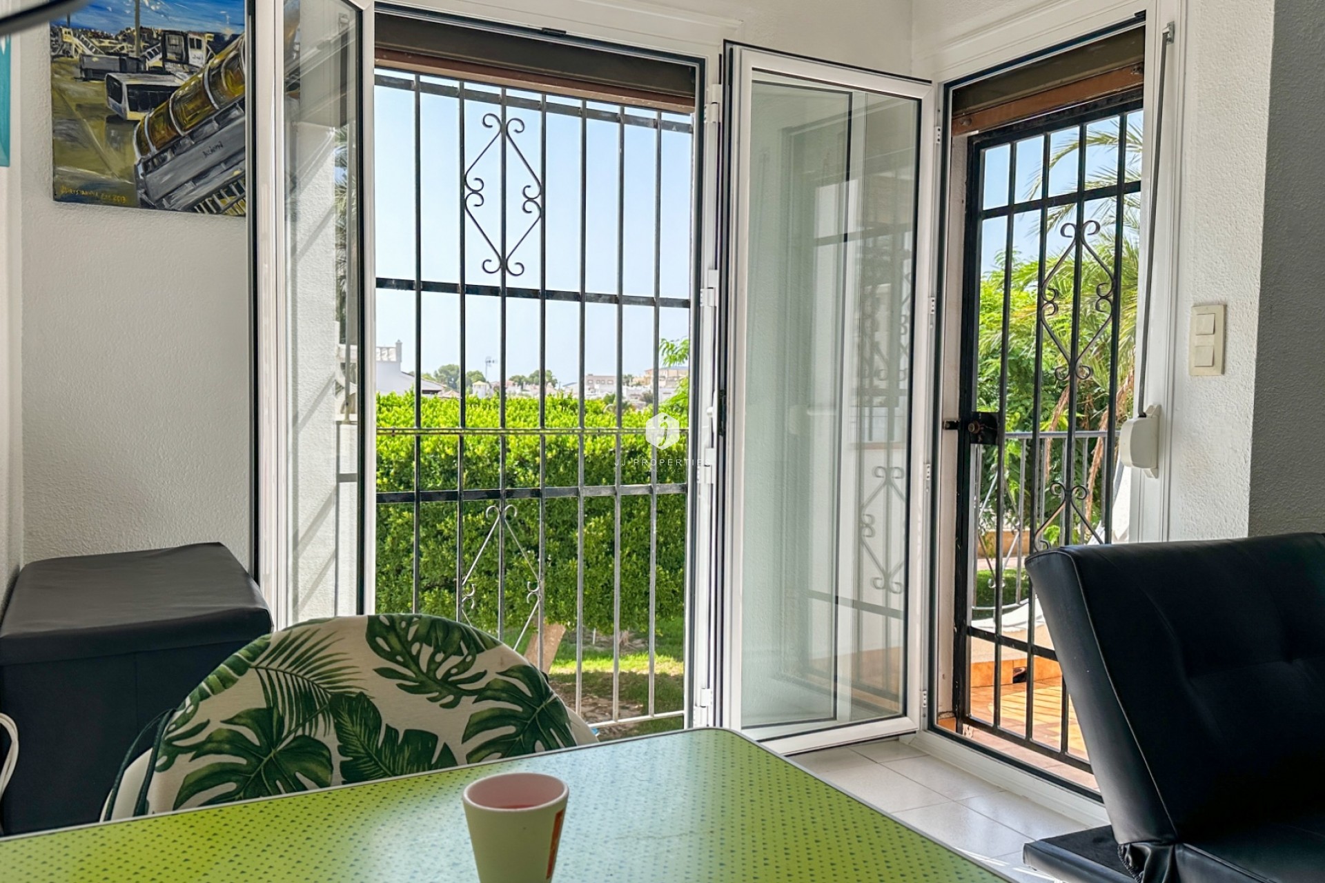 Aus zweiter Hand - Bungalow -
San Miguel de Salinas - Inland