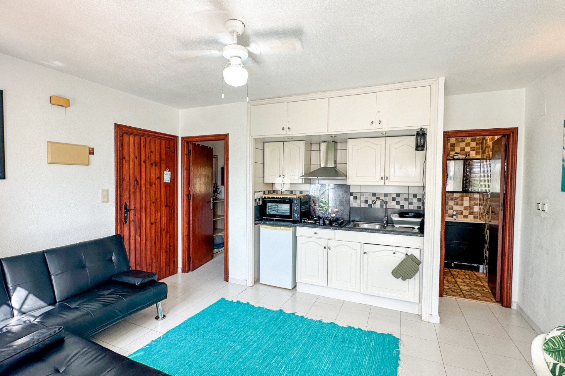 Aus zweiter Hand - Bungalow -
San Miguel de Salinas - Inland