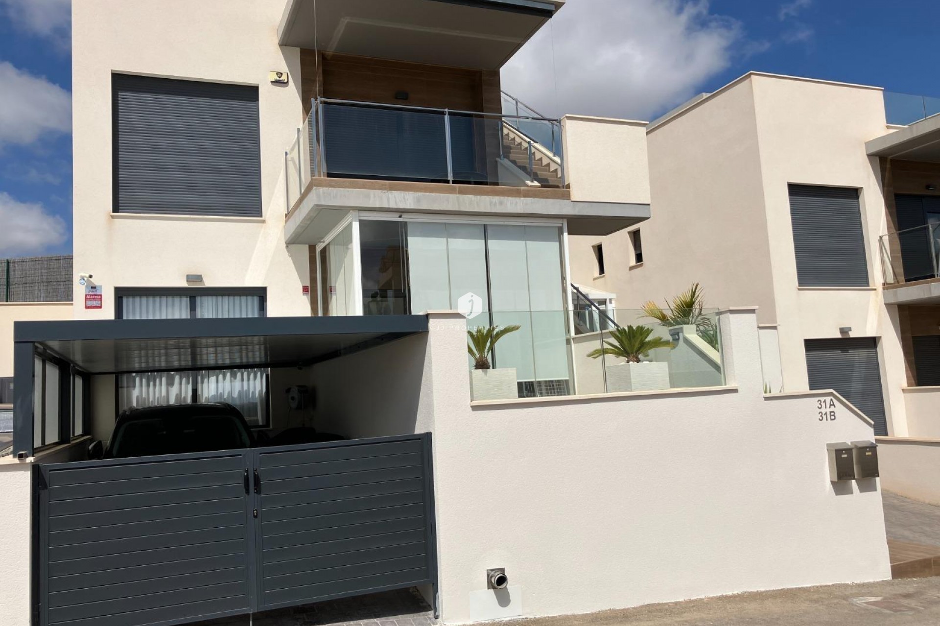 Aus zweiter Hand - Bungalow -
San Miguel de Salinas - Las Colinas