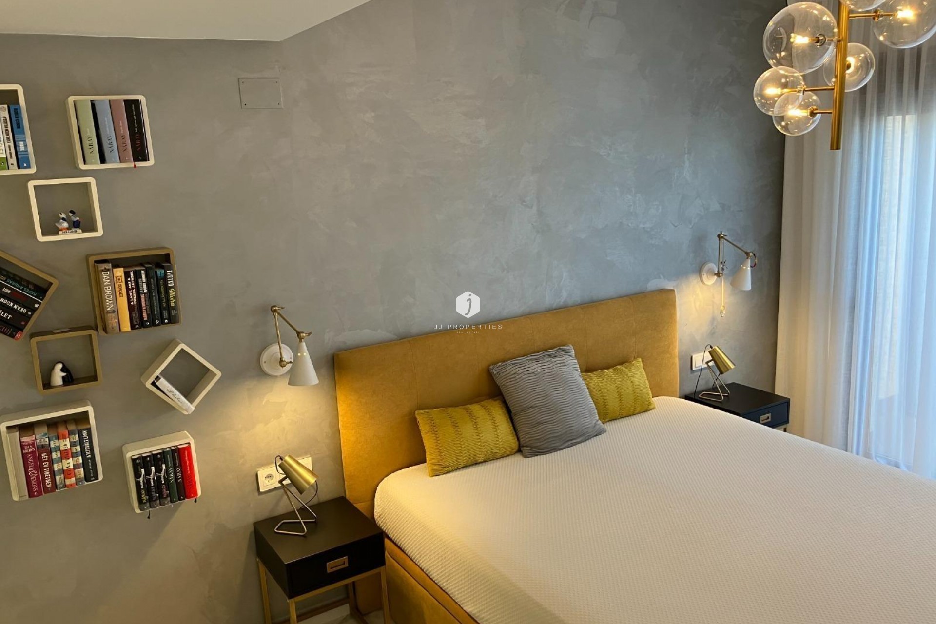 Aus zweiter Hand - Bungalow -
San Miguel de Salinas - Las Colinas