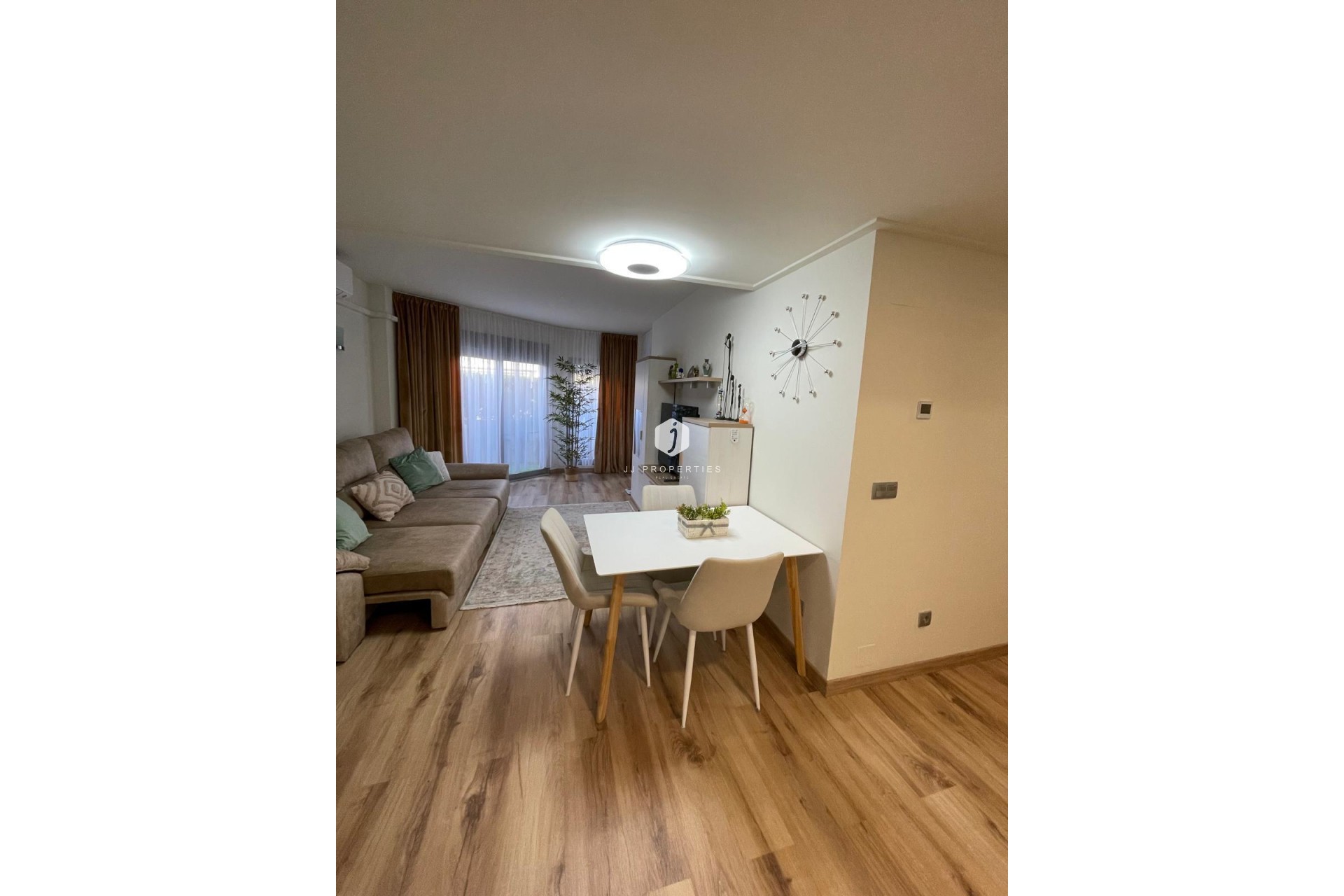 Aus zweiter Hand - Bungalow -
Torrevieja - Costa Blanca