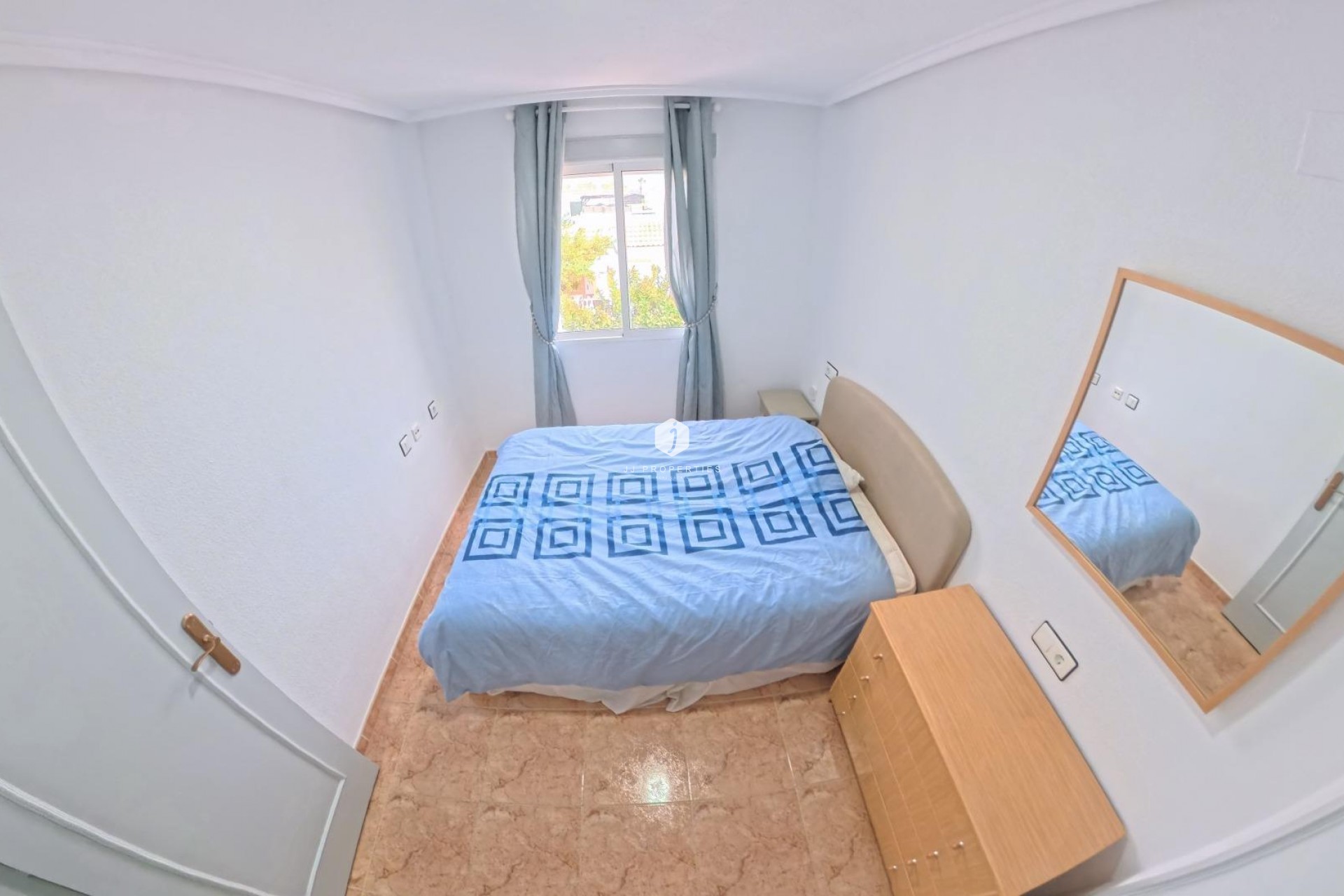 Aus zweiter Hand - Bungalow -
Torrevieja - El Limonar