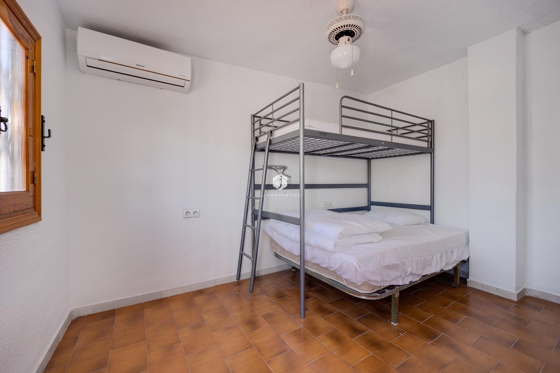 Aus zweiter Hand - Bungalow -
Torrevieja - La Mata