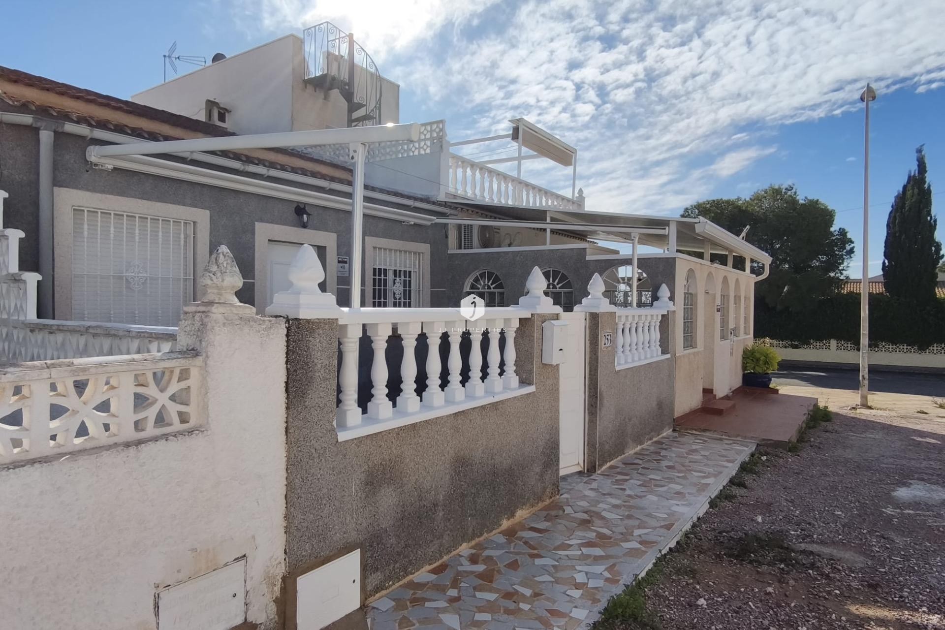 Aus zweiter Hand - Bungalow -
Torrevieja - La Siesta - El Salado - Torreta
