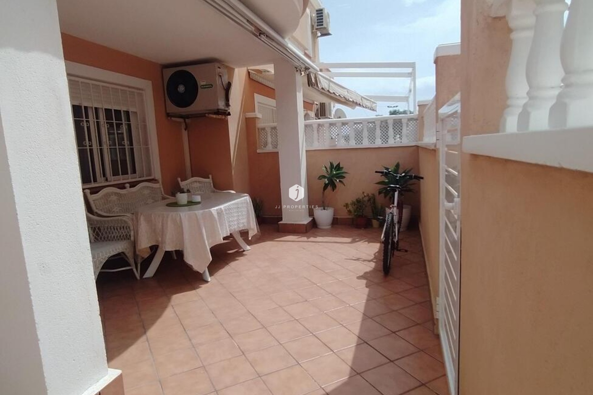 Aus zweiter Hand - Bungalow -
Torrevieja - LA VELETA MAR AZUL