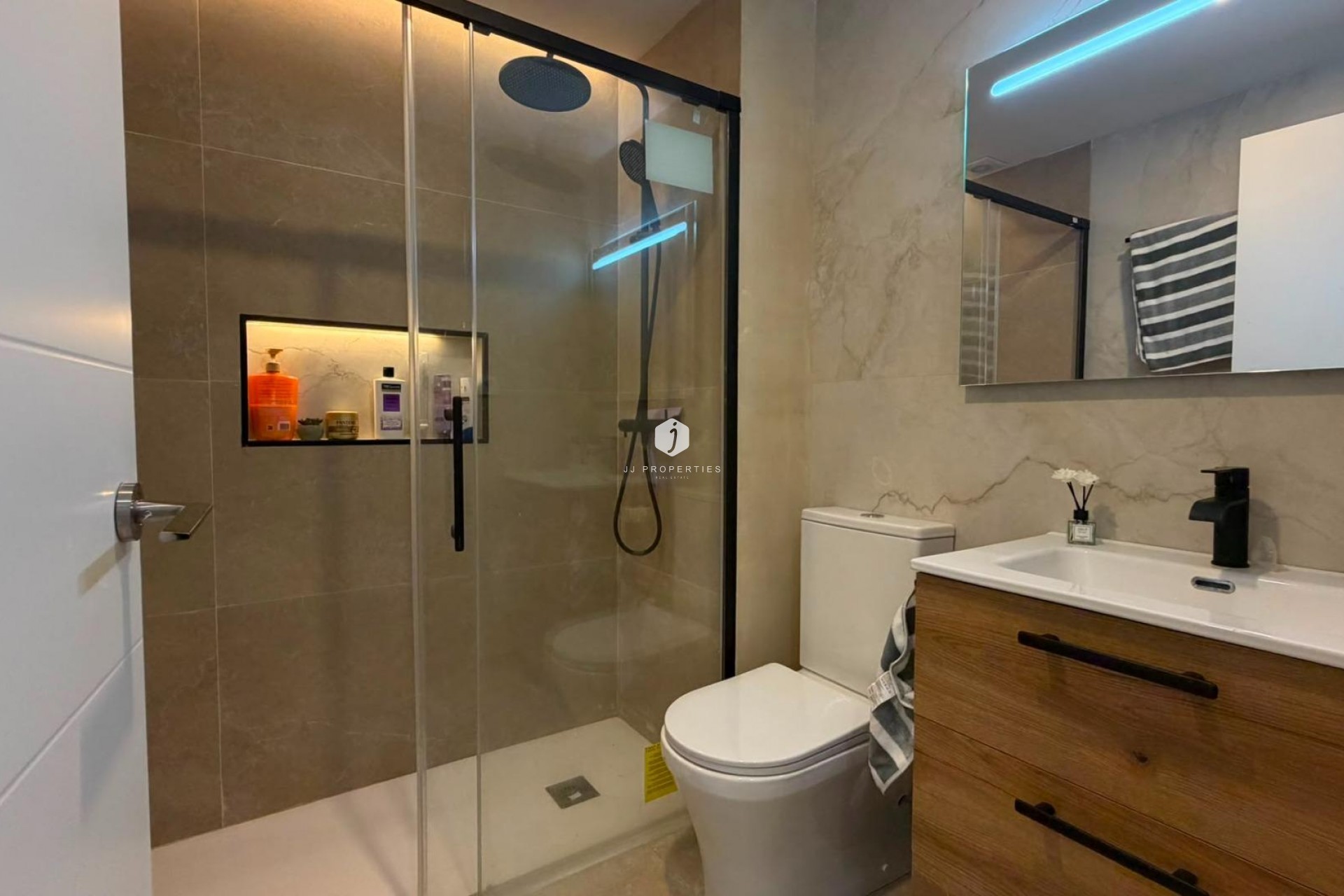 Aus zweiter Hand - Bungalow -
Torrevieja - La veleta